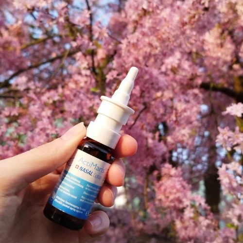 ActiMaris NASAL Sprej proti zánětu a infekci v dutině nosní. Pomáhá hojit uvnitř nosu díky aktivnímu singletovému kyslíku.